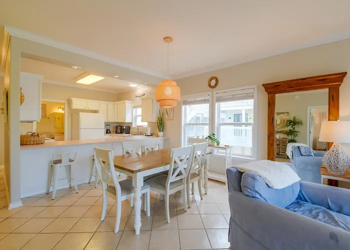 Walk To Beach: Gem, Pool & Water Views Holiday home Gulf Shores
