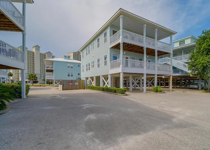 Walk To Beach: Gem, Pool & Water Views *