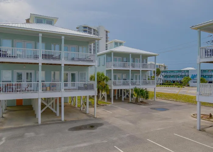 Walk To Beach: Gem, Pool & Water Views Gulf Shores